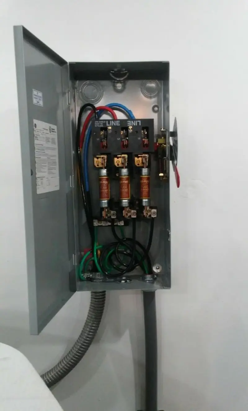 Three-phase disconnect switch installed for Smoke Detector Installation in Ladysmith